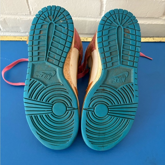 Nike Dunk 6.0 High Swan Metallic Gold— Size W6.5 inches - Picture 5 of 5